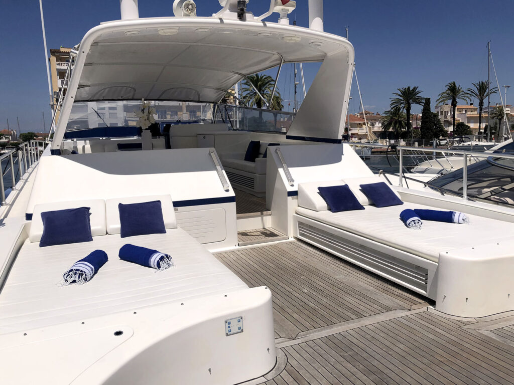 Home Sweet Boat Bains de soleil à la poupe du bateau - Deep Blue - Arno Léopard Sport 23m